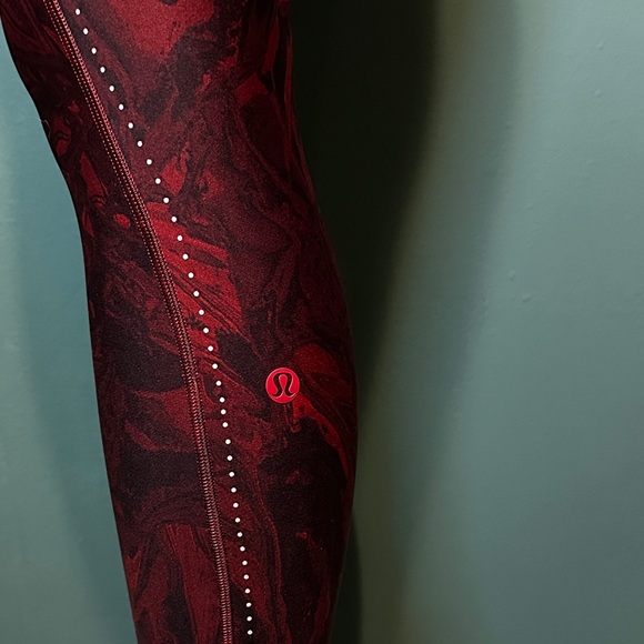 Lululemon Team Canada Leggings - Picture 5 of 7